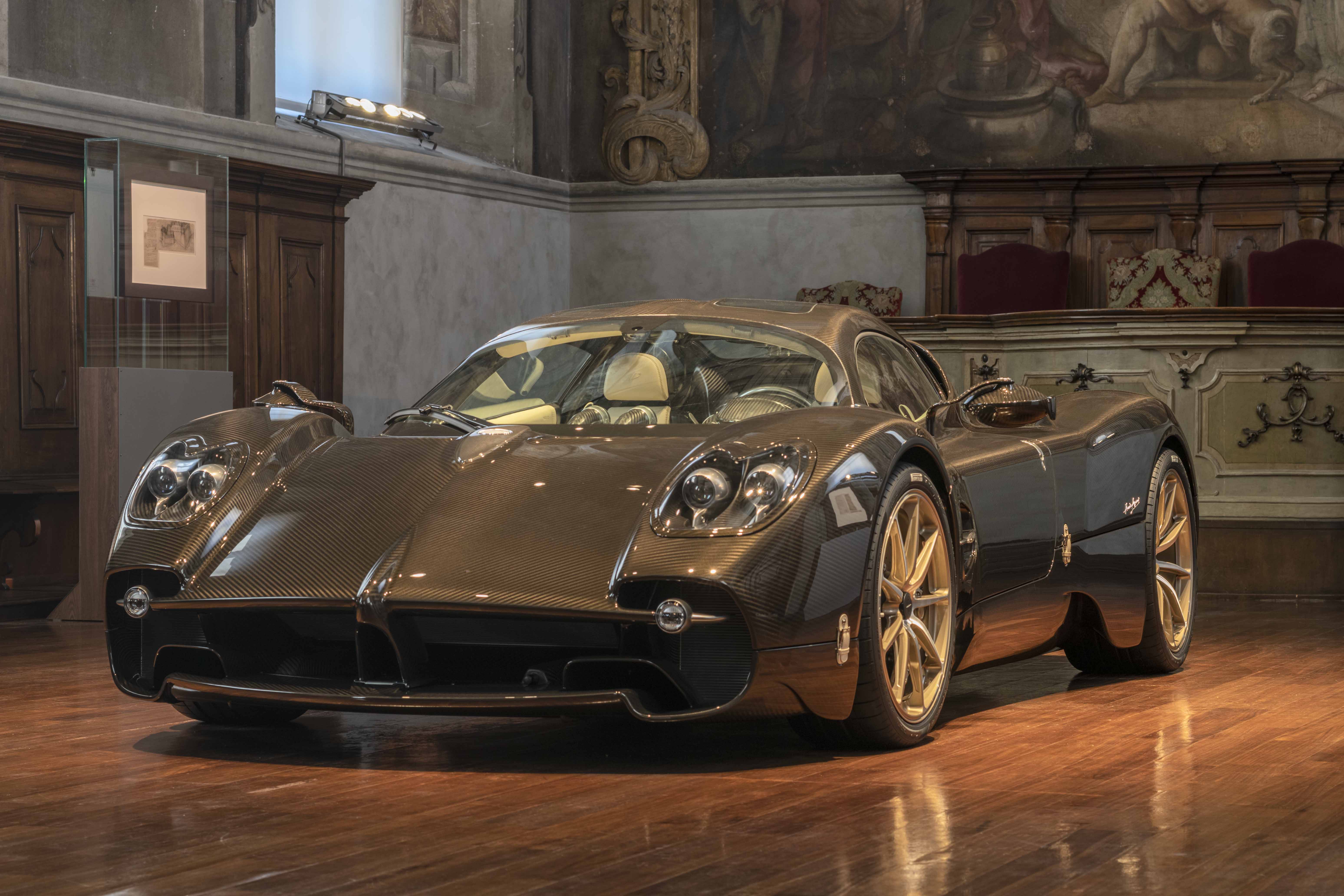 Самые 2023. Pagani Huayra Roadster. Пагани утопия. Pagani Zonda 2022 года. Машина Пагани Хуайра.